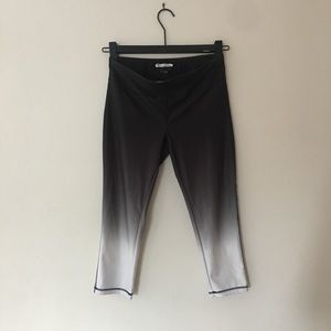 F21 Active Capri Pants, Black to white ombré